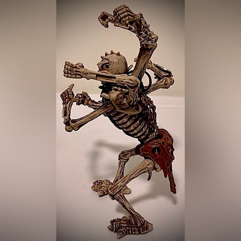 Playmate Toys Skeleton Warrior Aracula - Arachno Assassin of the Skeleton Legion - Picture 3 of 8